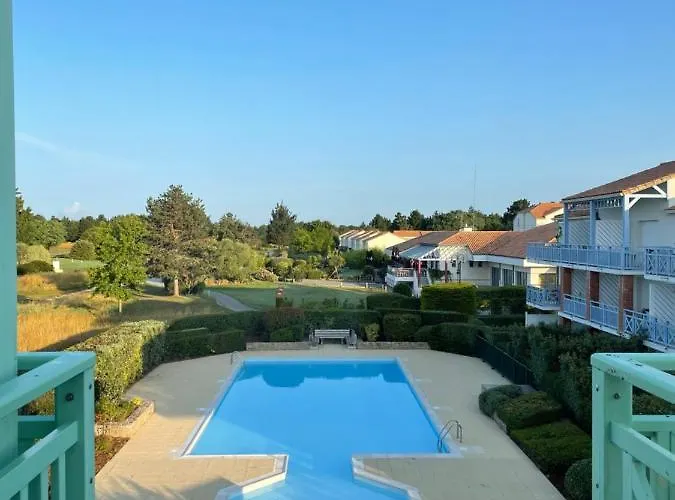 Unappartalamer Vue Golf De Et Piscine Pornic