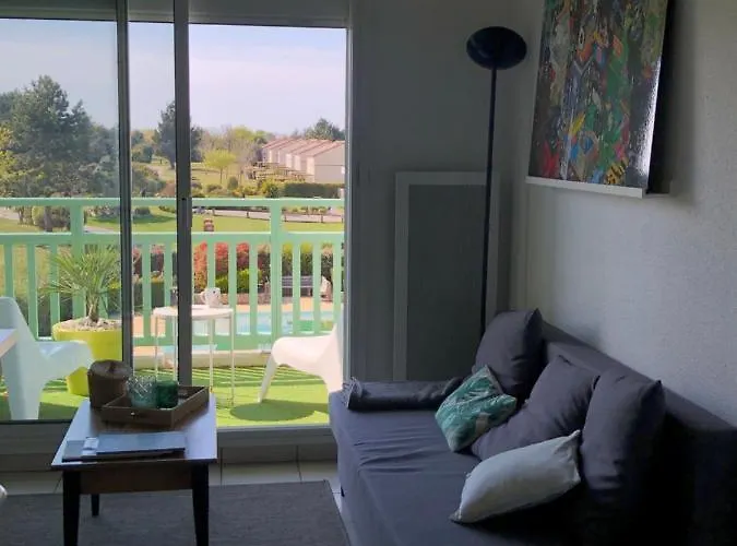 Unappartalamer Vue Golf De Et Piscine