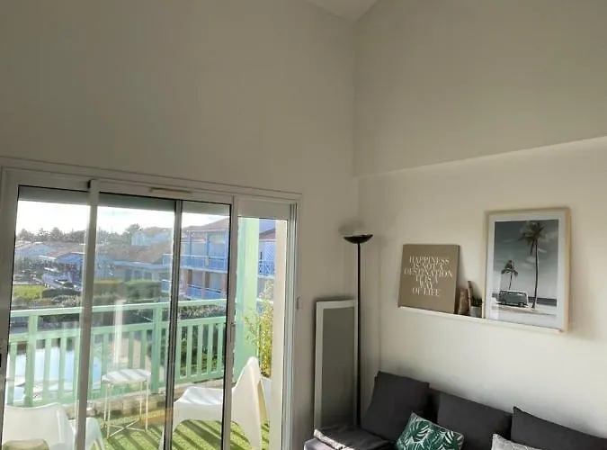 Unappartalamer Vue Golf De Et Piscine Pornic