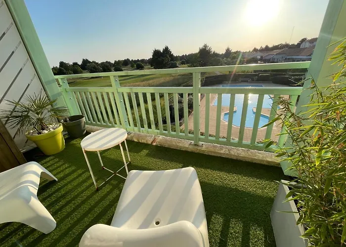 Unappartalamer Vue Golf De Et Piscine * Pornic